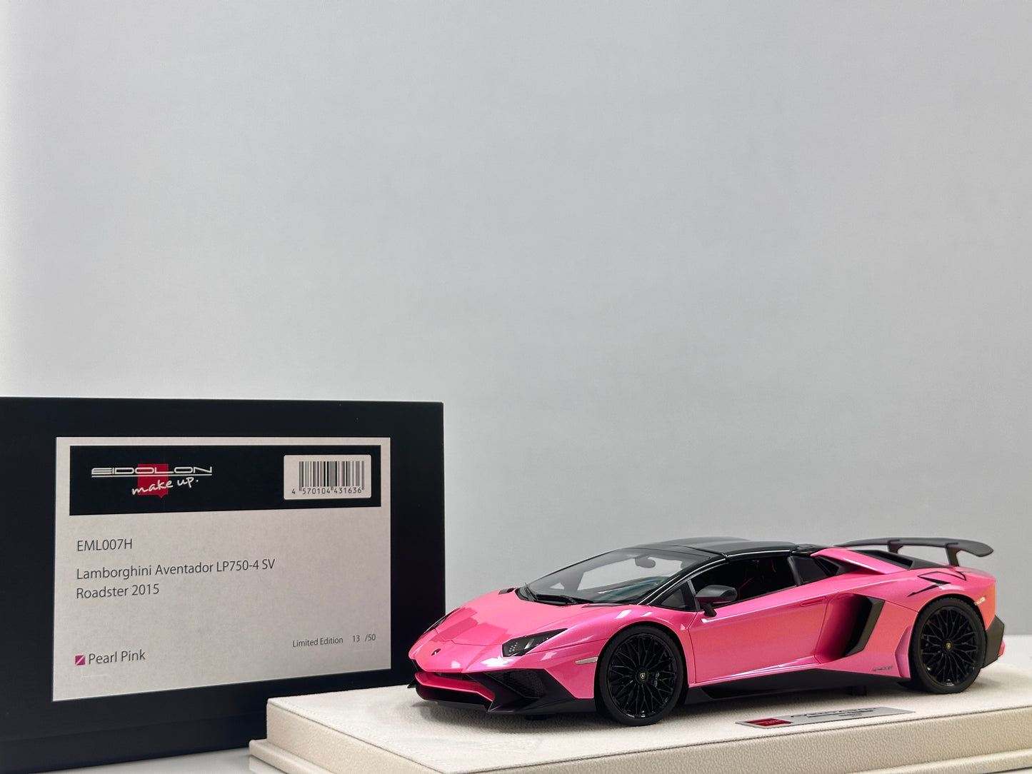 MAKEUP 1/18 Lamborghini Aventador LP750-4 SV Roadster 2015 Pink EML007H
