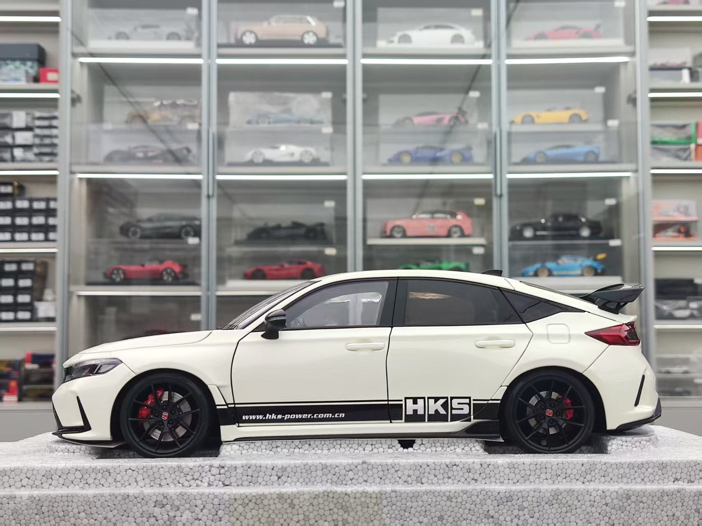 MOTORHELIX 1/18 Honda Civic Type R (FL5) HKS Livery Champion White MH350