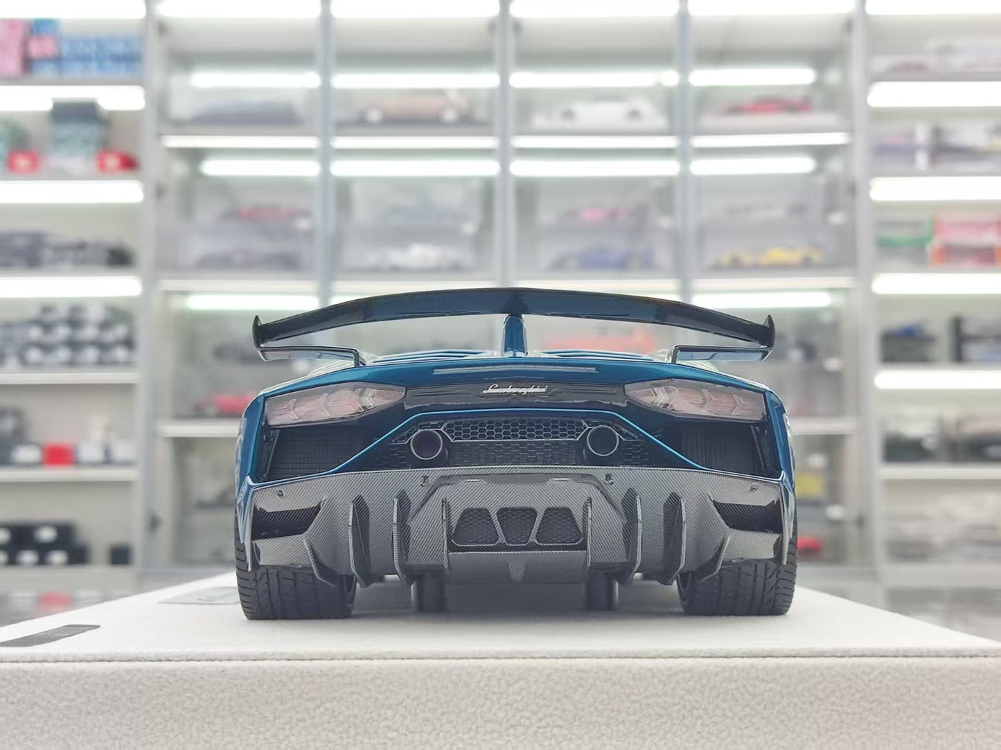 MAKEUP 1/18 Lamborghini Aventador SVJ Sky Blue EML025H