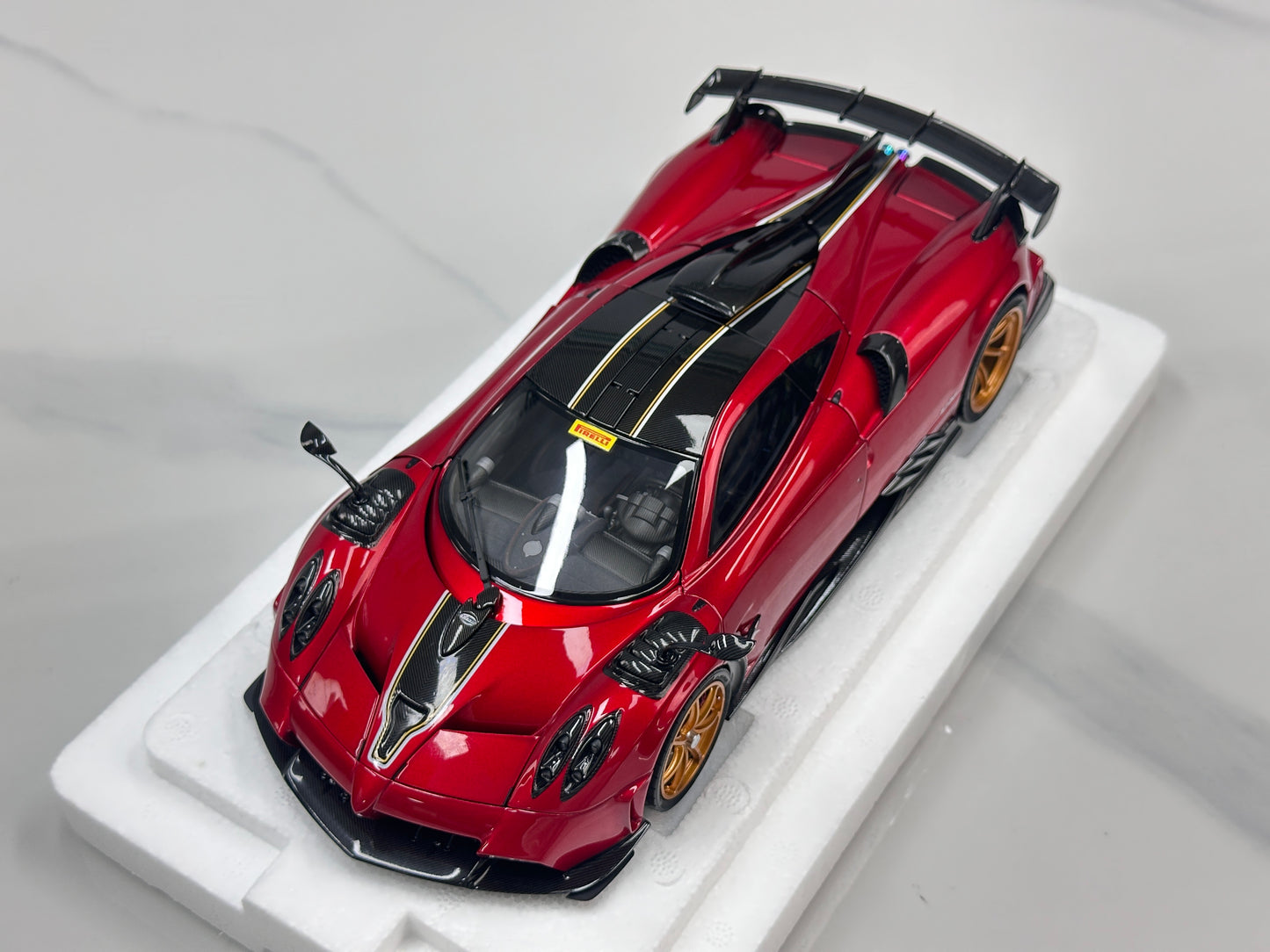 LCD 1/18 Pagani Imola Red LCD18023-RE
