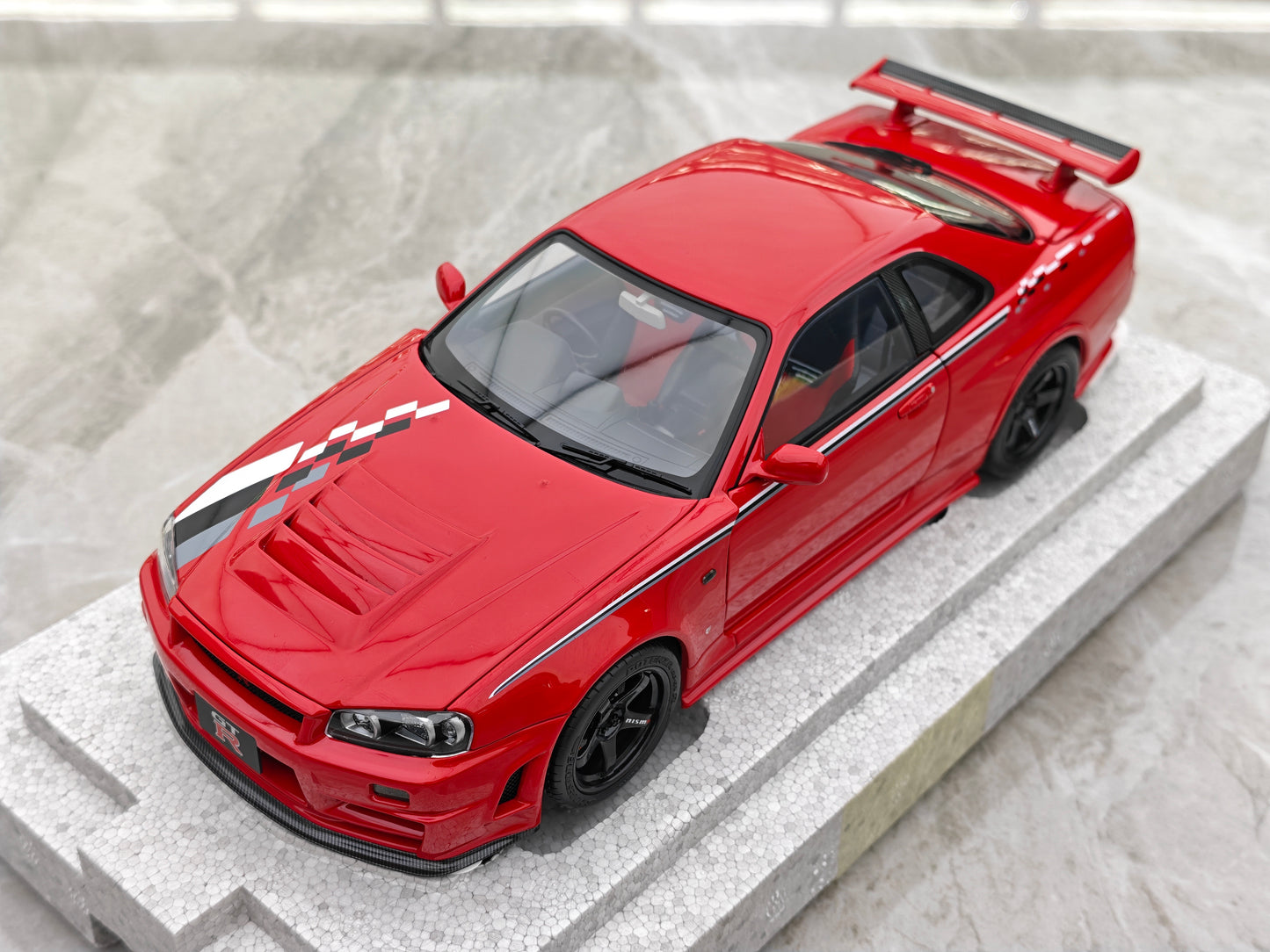MOTORHELIX 1/18 Nissan Skyline GT-R (R34) Customized Version, Red MH328