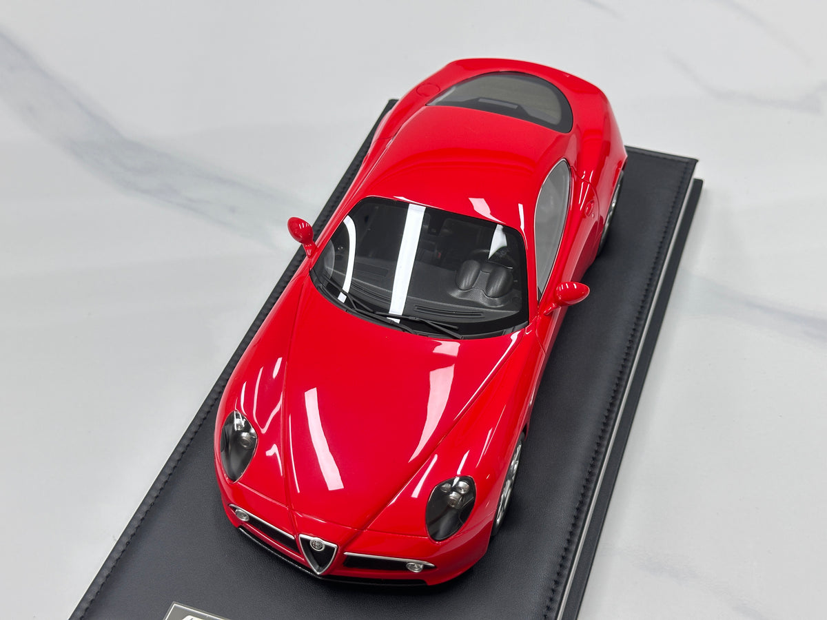 MOTORHELIX 1/18 Alfa Romeo 8C Competizione 2008 Alfa Red MH393