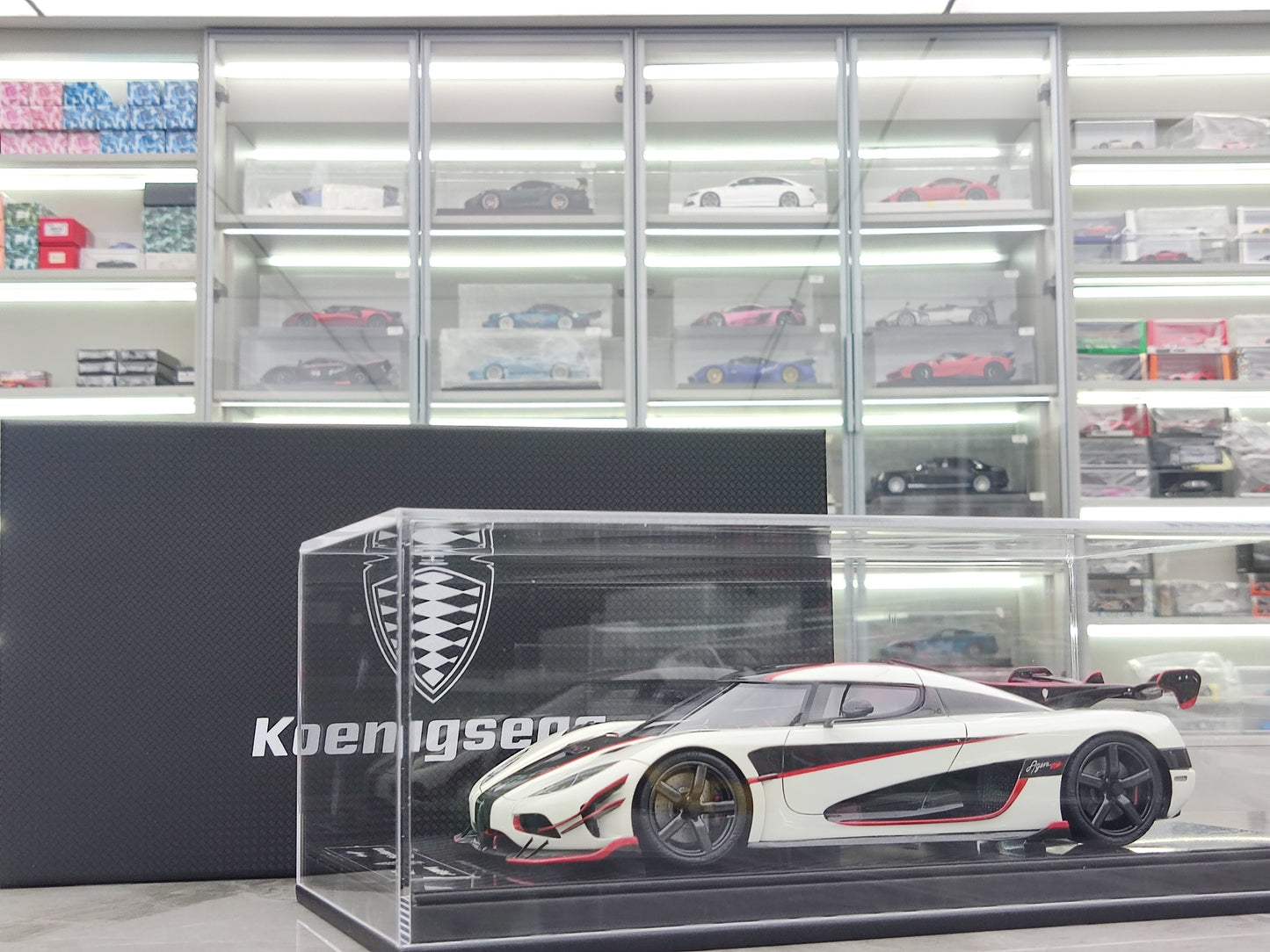 FRONTIART 1/18 Koenigsegg Agera RSR Pearl White FA102