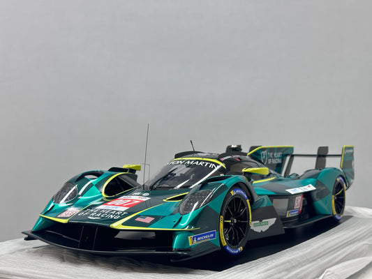 Spark 1/8 Aston Martin VALKYRIE NO.007 Black and Green Livery 08S003