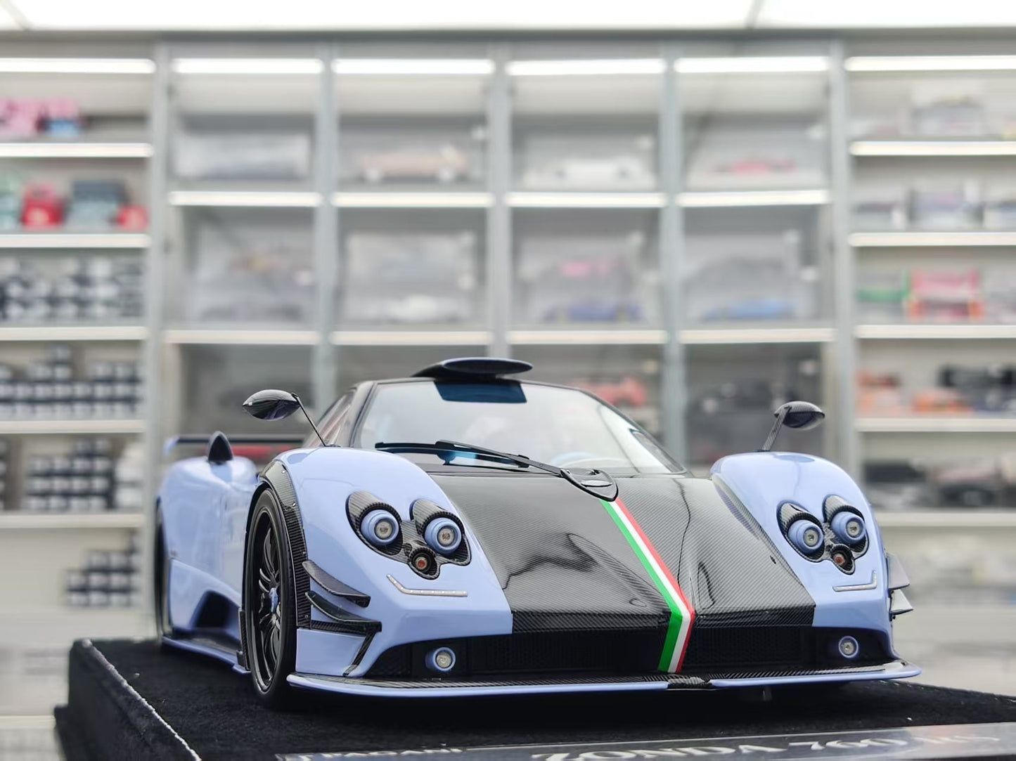 HH Model 1/18 Pagani Zonda Specials  Baby Blue HH554