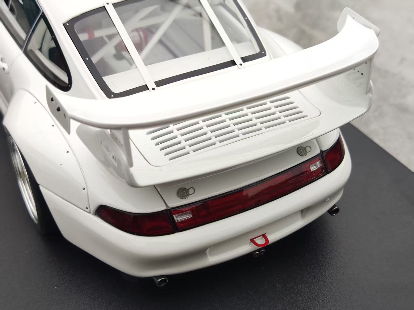 GT Spirit 1/18 Porsche 911 [993] GT2 EVO White GT532