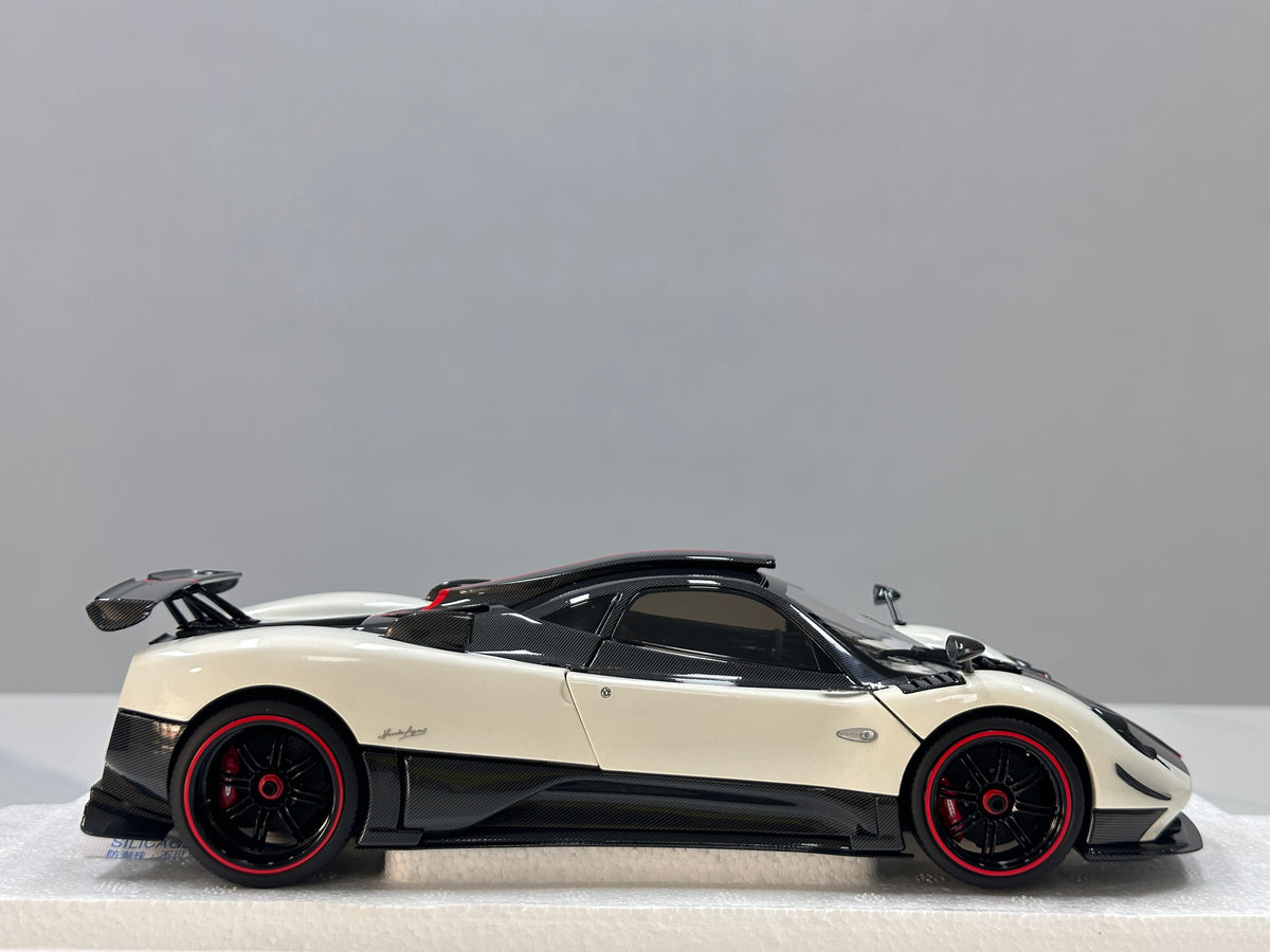 Almost Real 1/18 Pagani Zonda Cinque Coupe - 2009 White 850601101