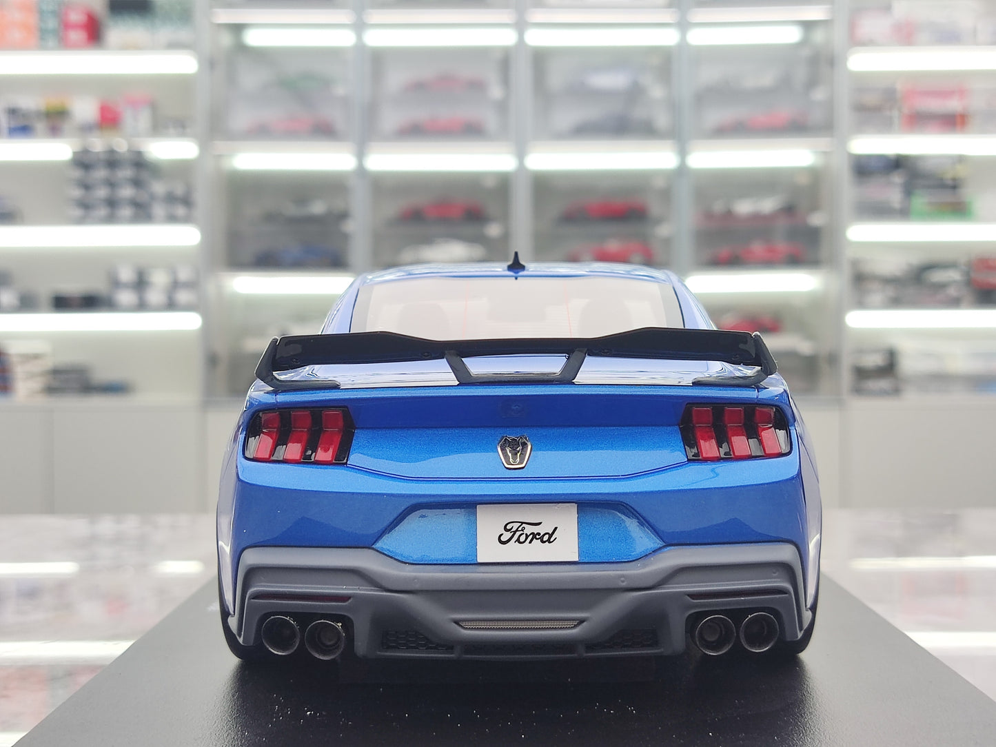 TOPSPEED 1/18 Ford Mustang Dark Horse 2024 blue model car TS0552