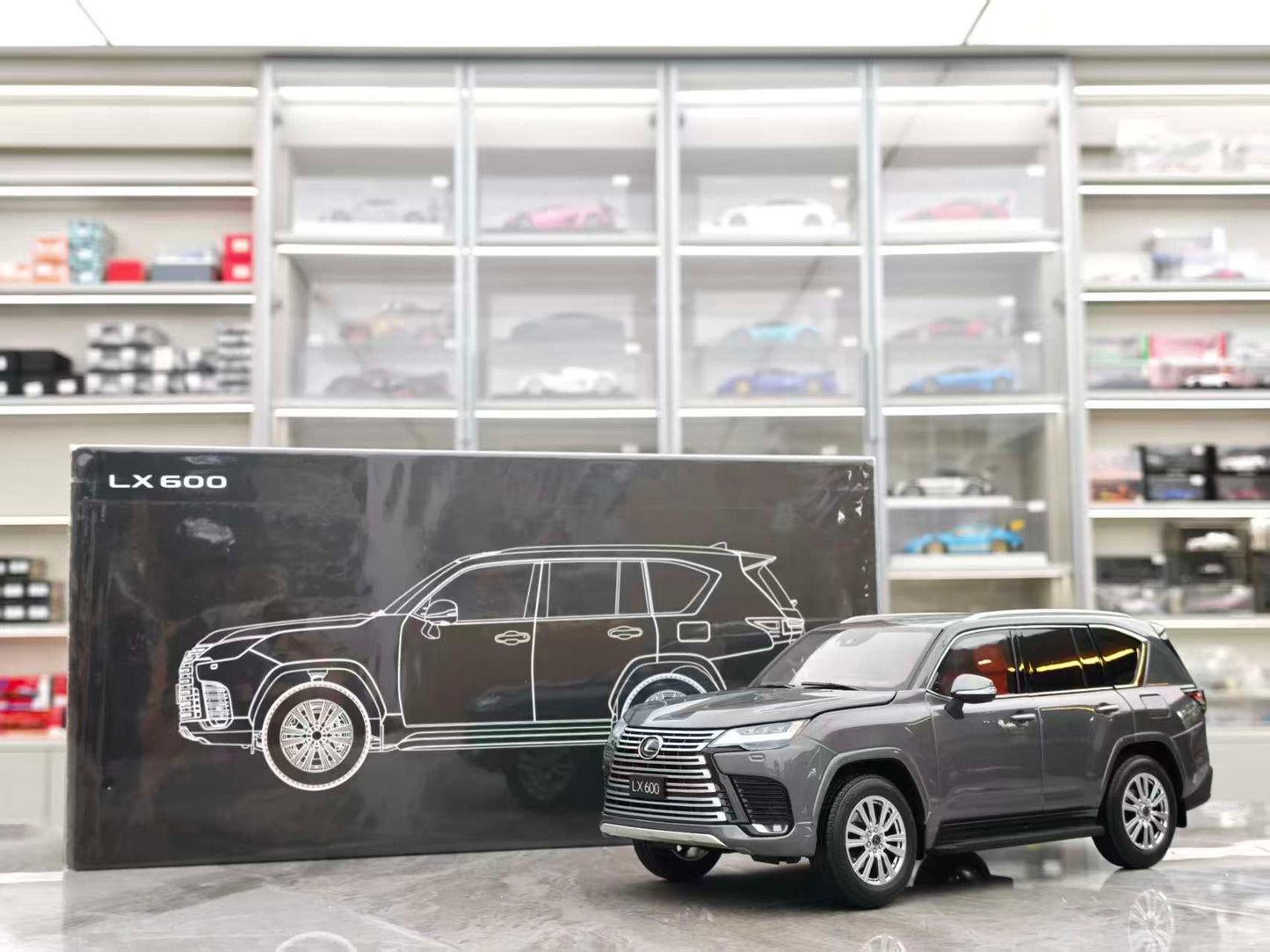 LCD 1/18 Lexus LX600 Gray LCD18021-GR