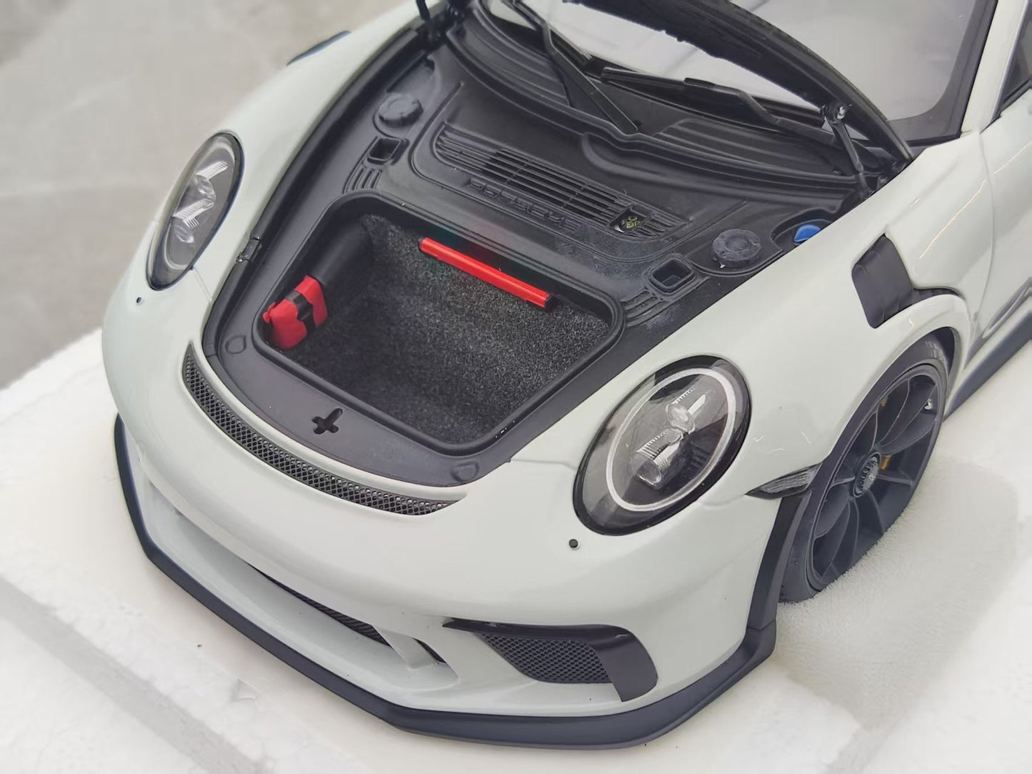 AUTO Art 1/18 Porsche 911 (991.2) GT3 RS White 78176
