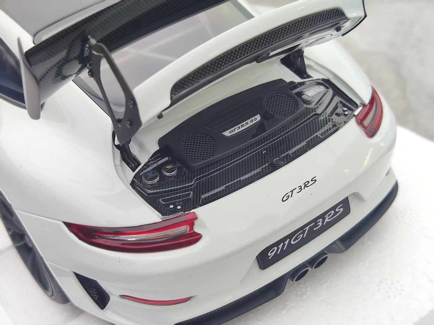 AUTO Art 1/18 Porsche 911 (991.2) GT3 RS White 78176