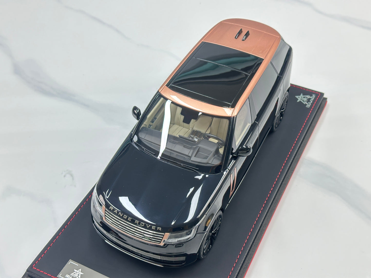 BBA MODEL 1:18 Land Rover Range Rover Autobiography – Black & Gold (BBA066)