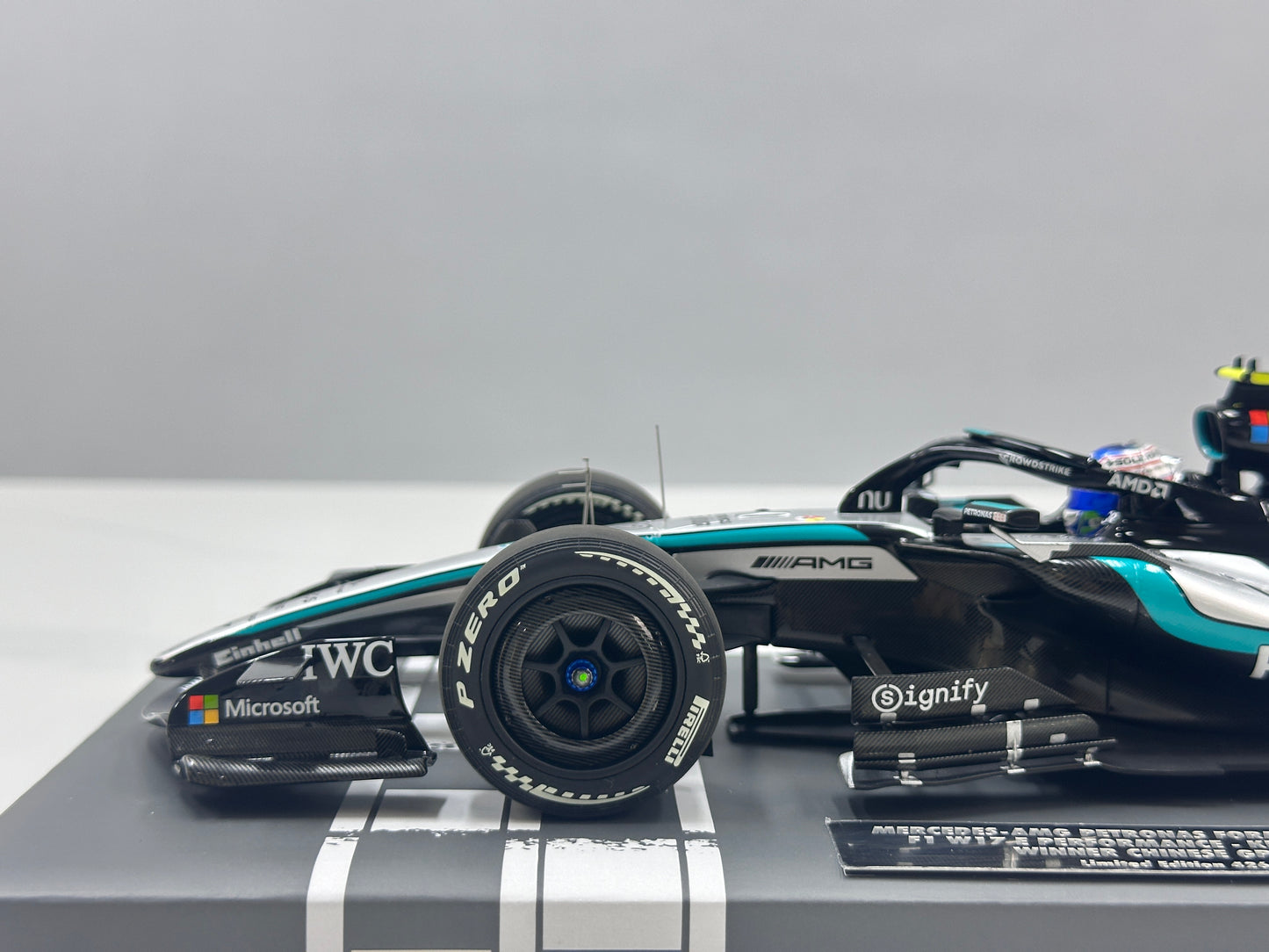 MINICHAMPS 1/18 Mercedes-AMG PETRONAS F1 Team W17 K. Antonelli – 2026 Chinese Grand Prix Winner, Silver Livery (117260212)