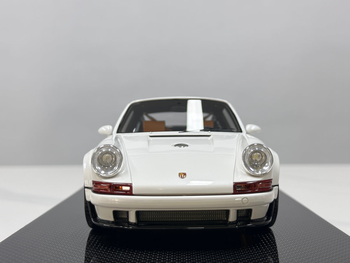 Dino Model 1/18 Porsche Singer DLS Metallic White DC005