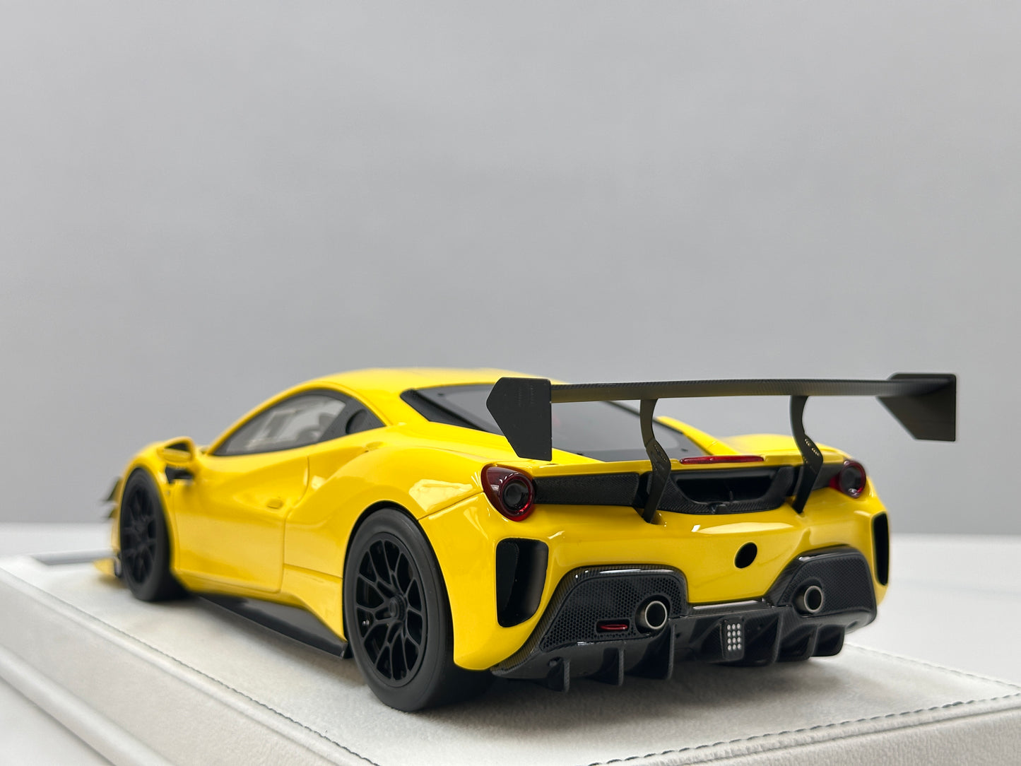 GH MODEL 1/18 Ferrari 488 Challenge Evo Standard Yellow GH020