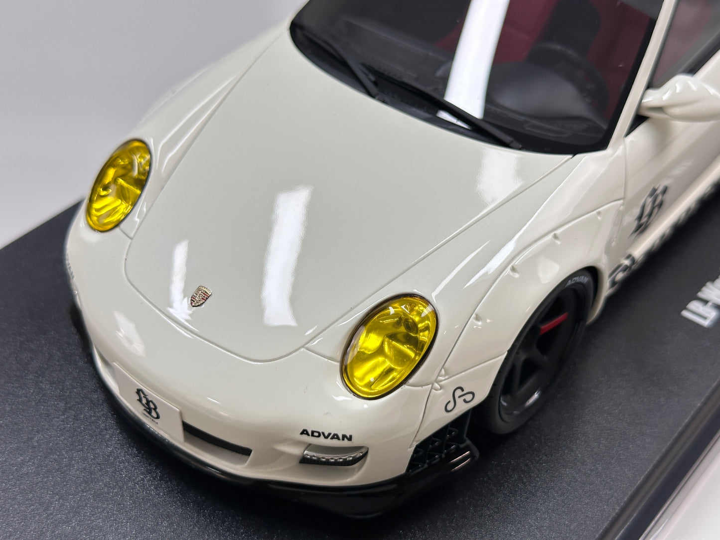 GT Spirit 1/18 Porsche LB-WORKS 997 TURBO White GT958