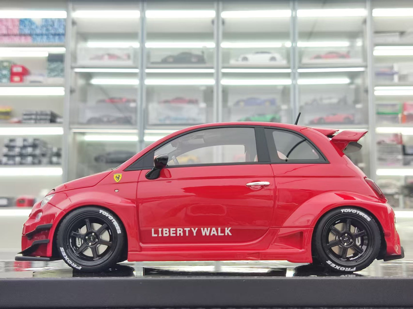 VIP 1/18 Abbas 595 Standard Red VIP183