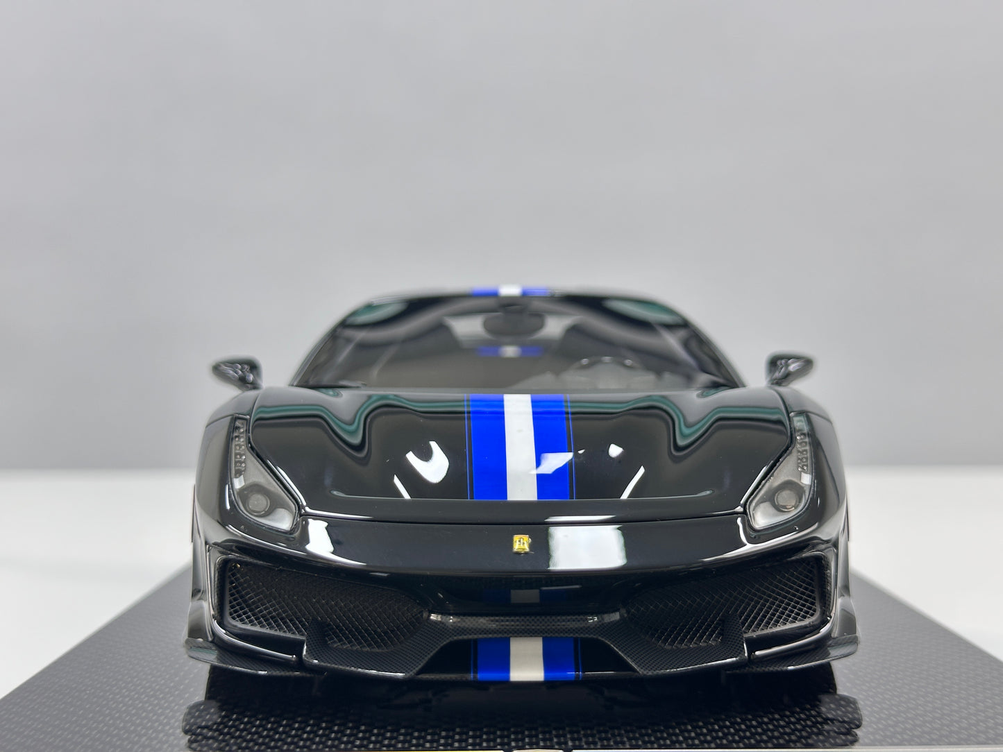 DM Pro 1:18 Ferrari 488P – Black Base, Style F – Black – Fully Opening Resin Model (DGP006B)