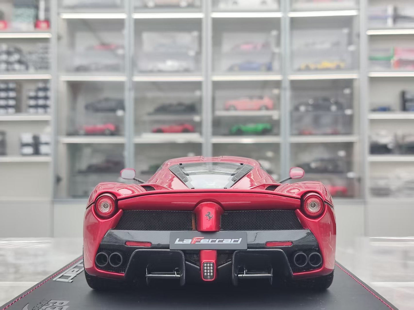 BBR 1/18 Ferrari LaFerrari Diecast Model, Fully Opening, Metallic Red (BBR182240A)