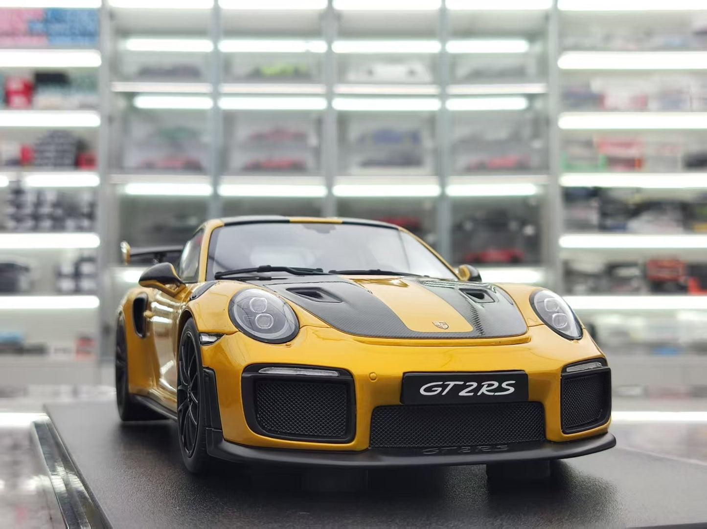 GT Spirit 1/18 Porsche 911 (991.2) GT2 RS Gold Resin Model Car CLDC041