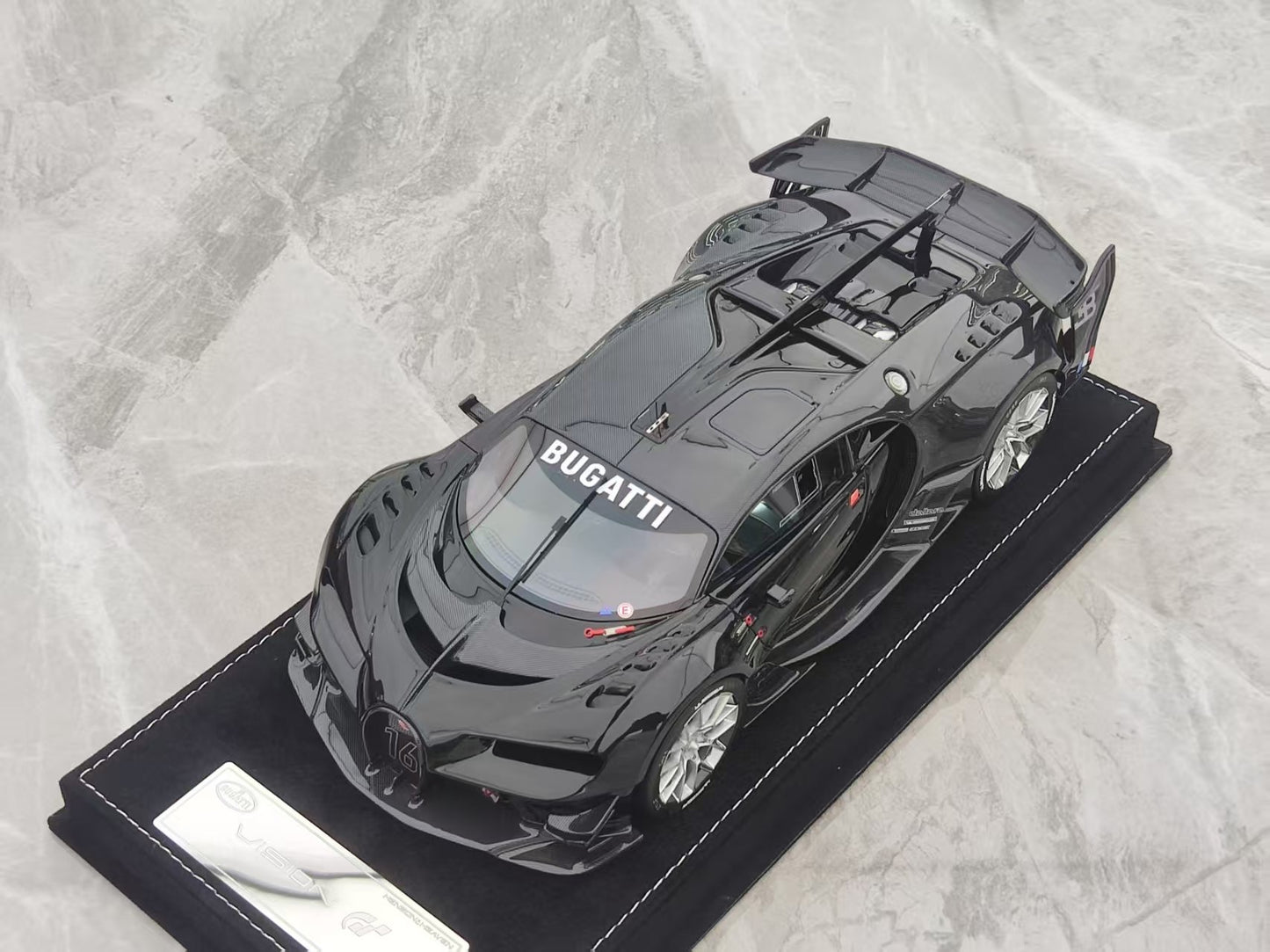 HH Model 1/18 Bugatti Vision GT Diamond Black/Black Carbon Fiber Model Car HH485