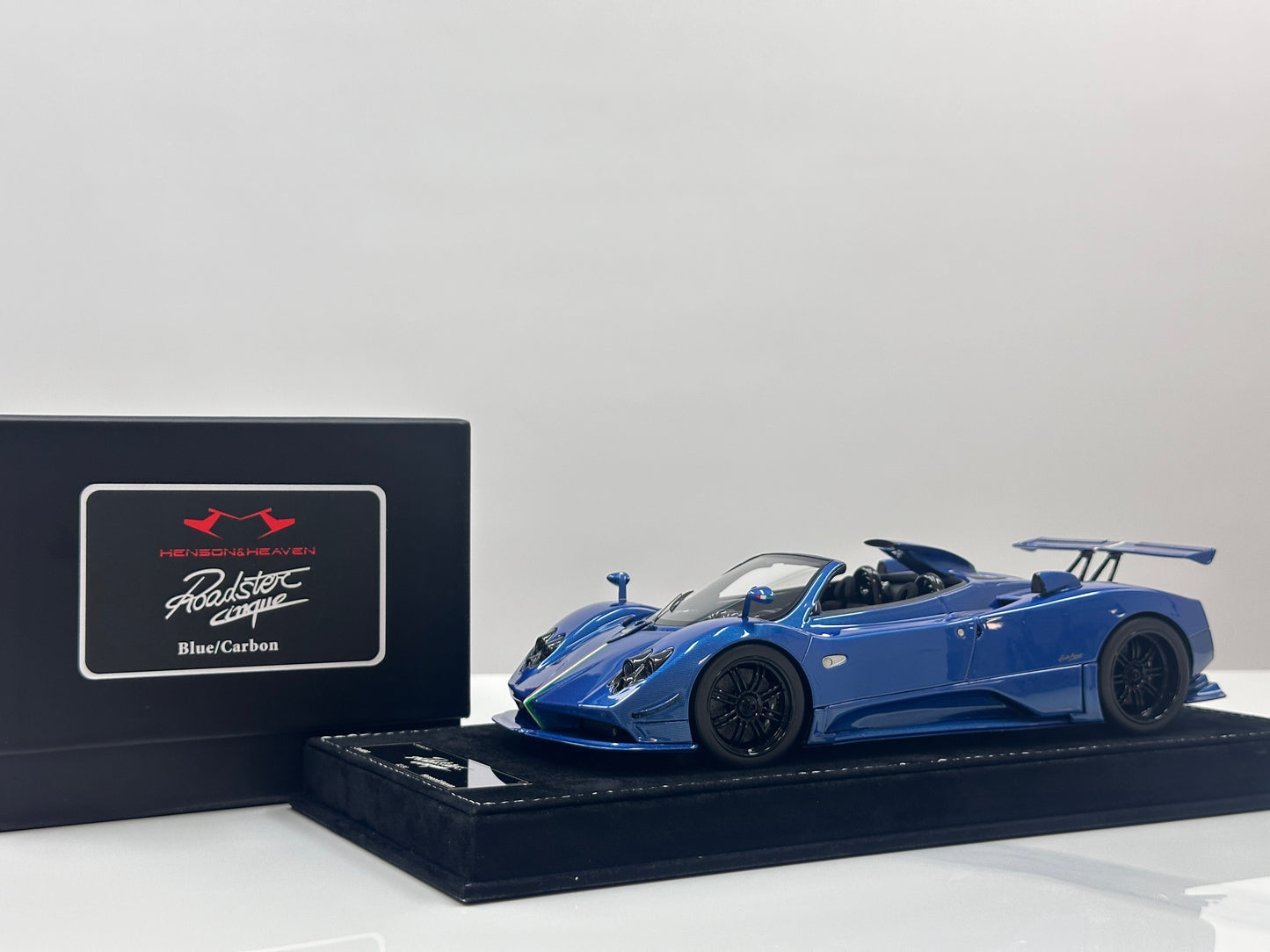 HH Model 1/18 Pagani Zonda Cinque Roadster Blue Full Carbon