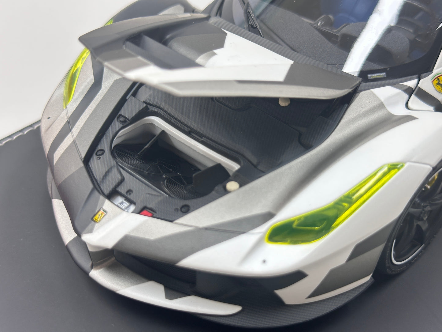 BBR 1/18 Ferrari LaFerrari Alloy Full Opening Camouflage Special Color BBR182243DIE