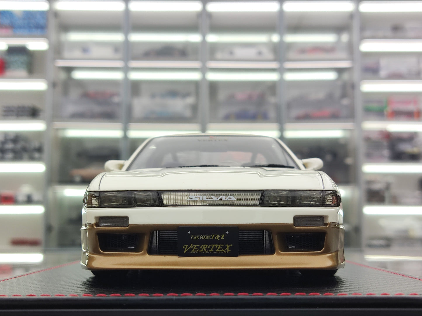 Ignition Model 1/18 Nissan Vertex S13 Silvia White/Gold with SR20 Engine IG3589
