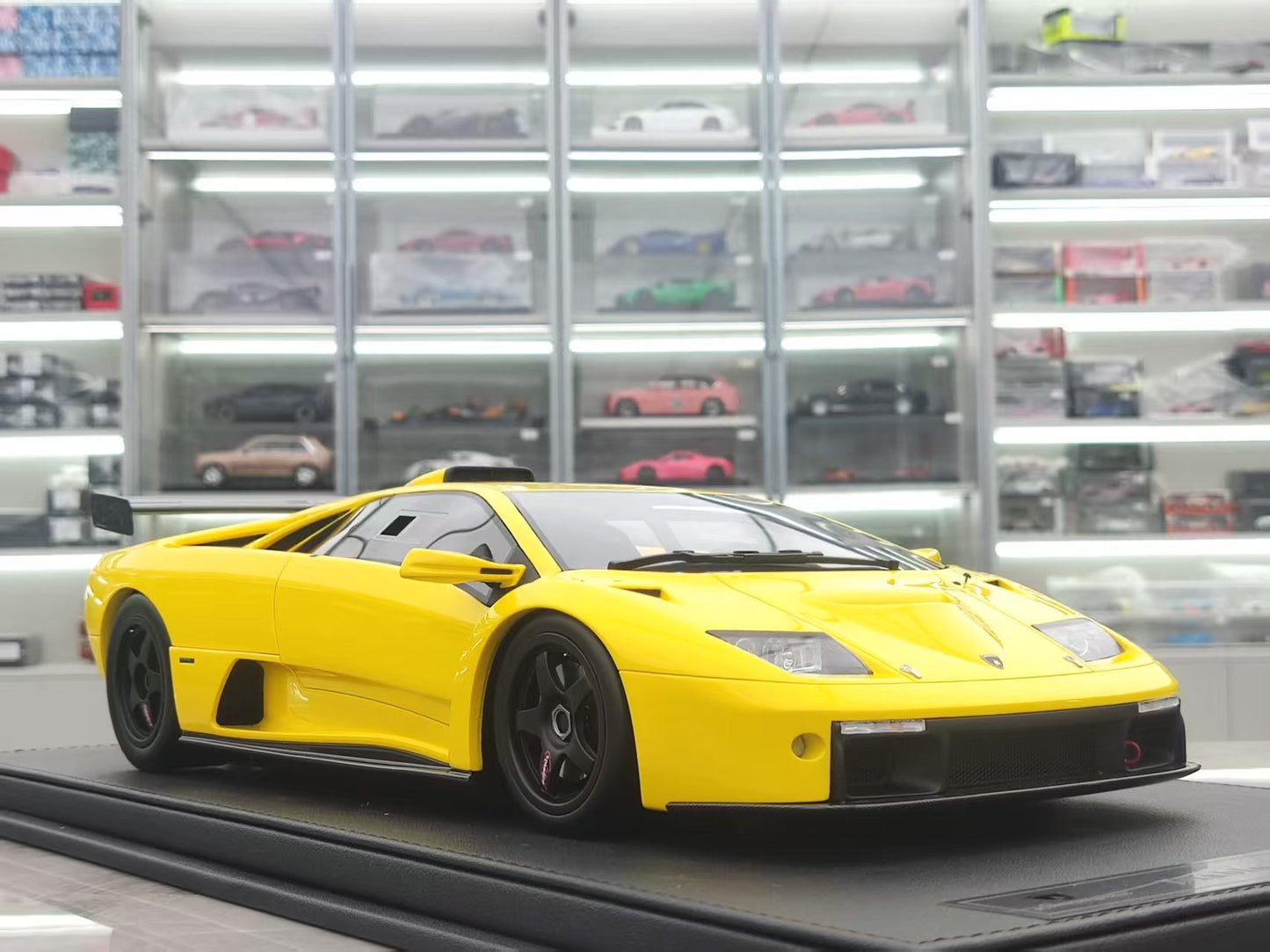 GL 1/12 Lamborghini Diablo GTR Yellow Simulation Model Car JS-GL003