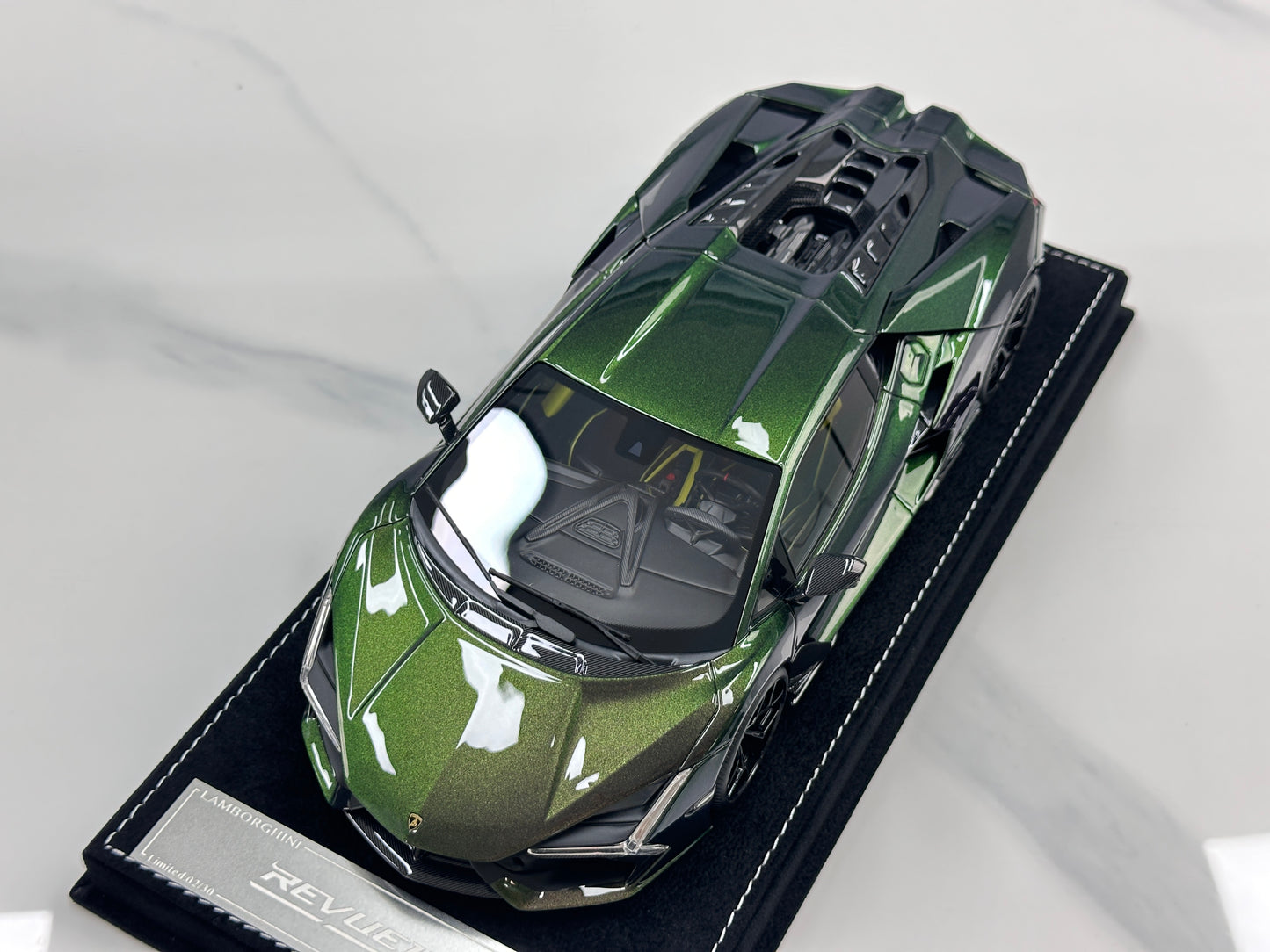 HH Model 1/18 Lamborghini Revuelto Green/Purple Chameleon HH621
