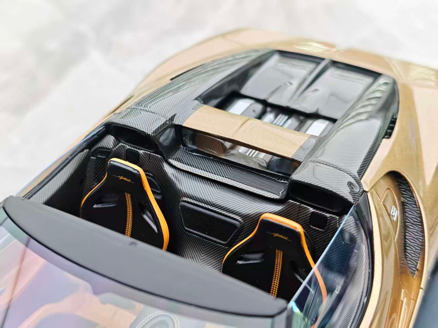 MR 1/18 Bugatti W16 Mistral Gold Edition BUG015D