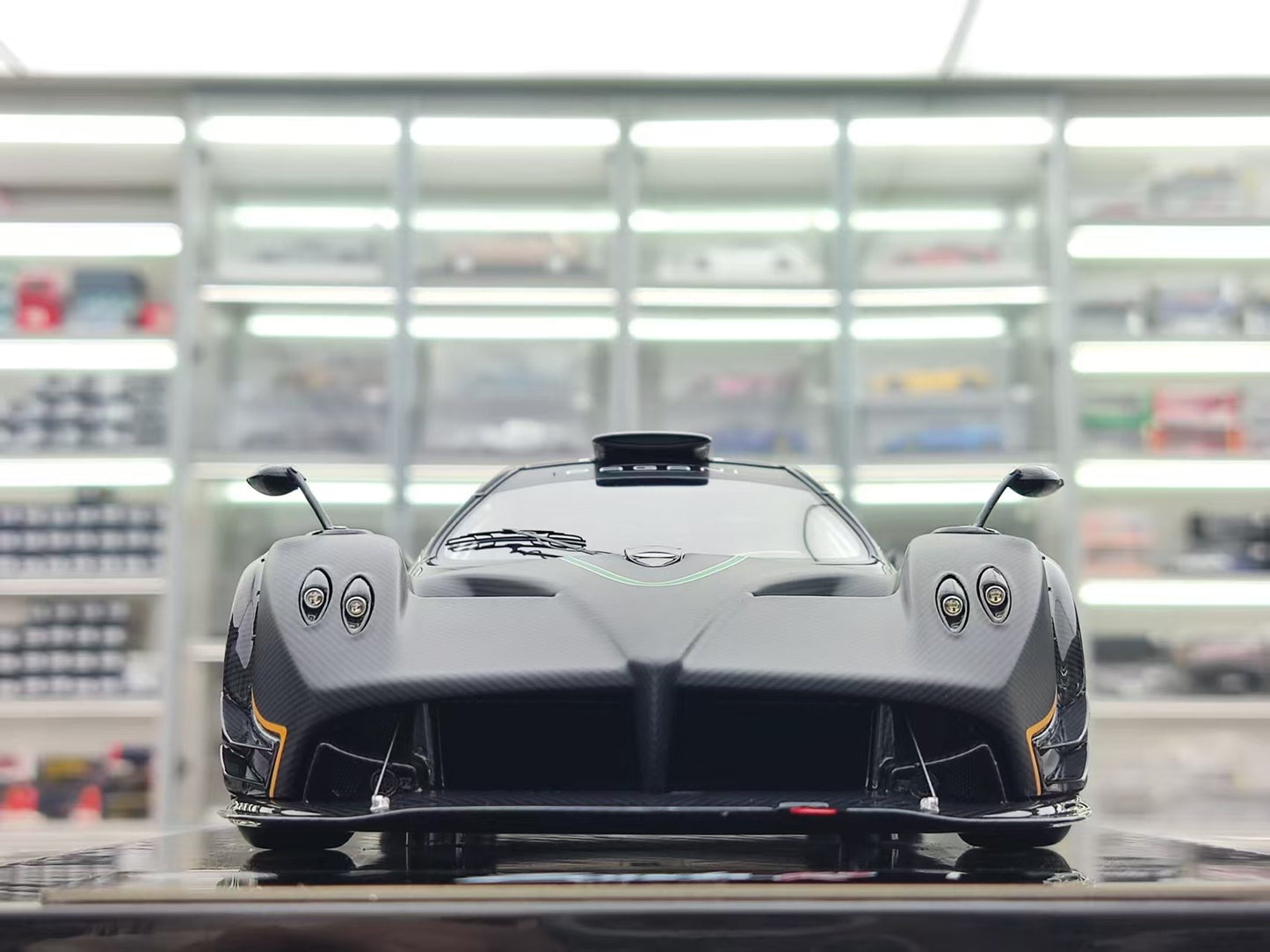 KASH MODEL 1/18 Pagani ZONDA R Matte Carbon Black KPZR001