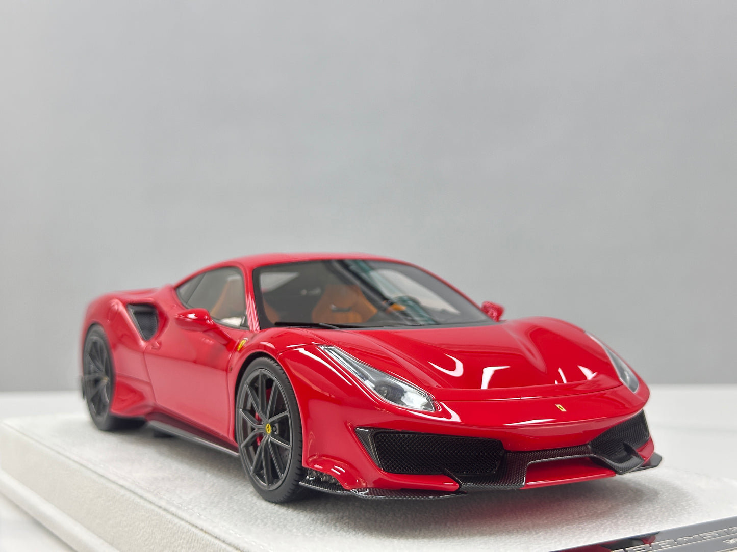 BBA Model 1/18 Ferrari 488 Pista Standard Red BBA087