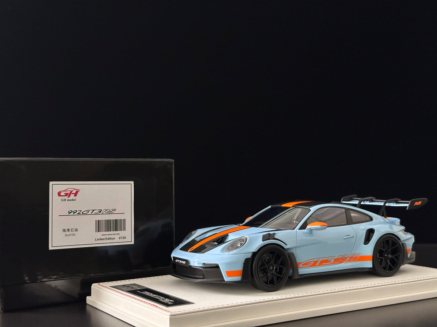 GH MODEL 1/18 Porsche 992 GT3RS Gulf Oil GH017