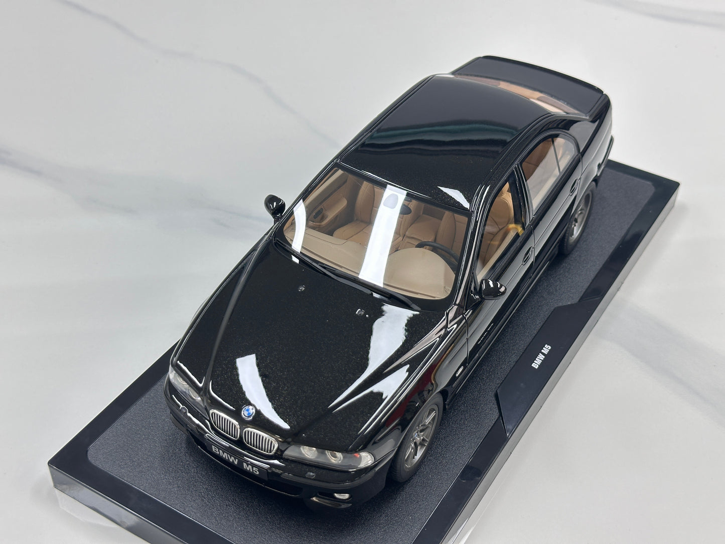 OTTO 1/18 BMW E39 M5 – Avus Blue Metallic (OT1338)