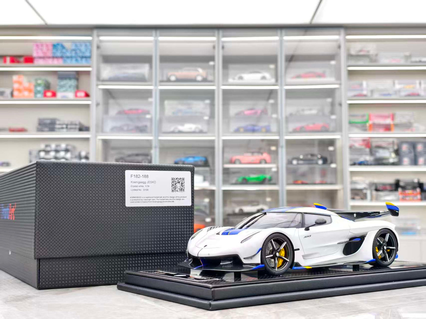 FRONTIART 1/18 Koenigsegg Jesko White FA177