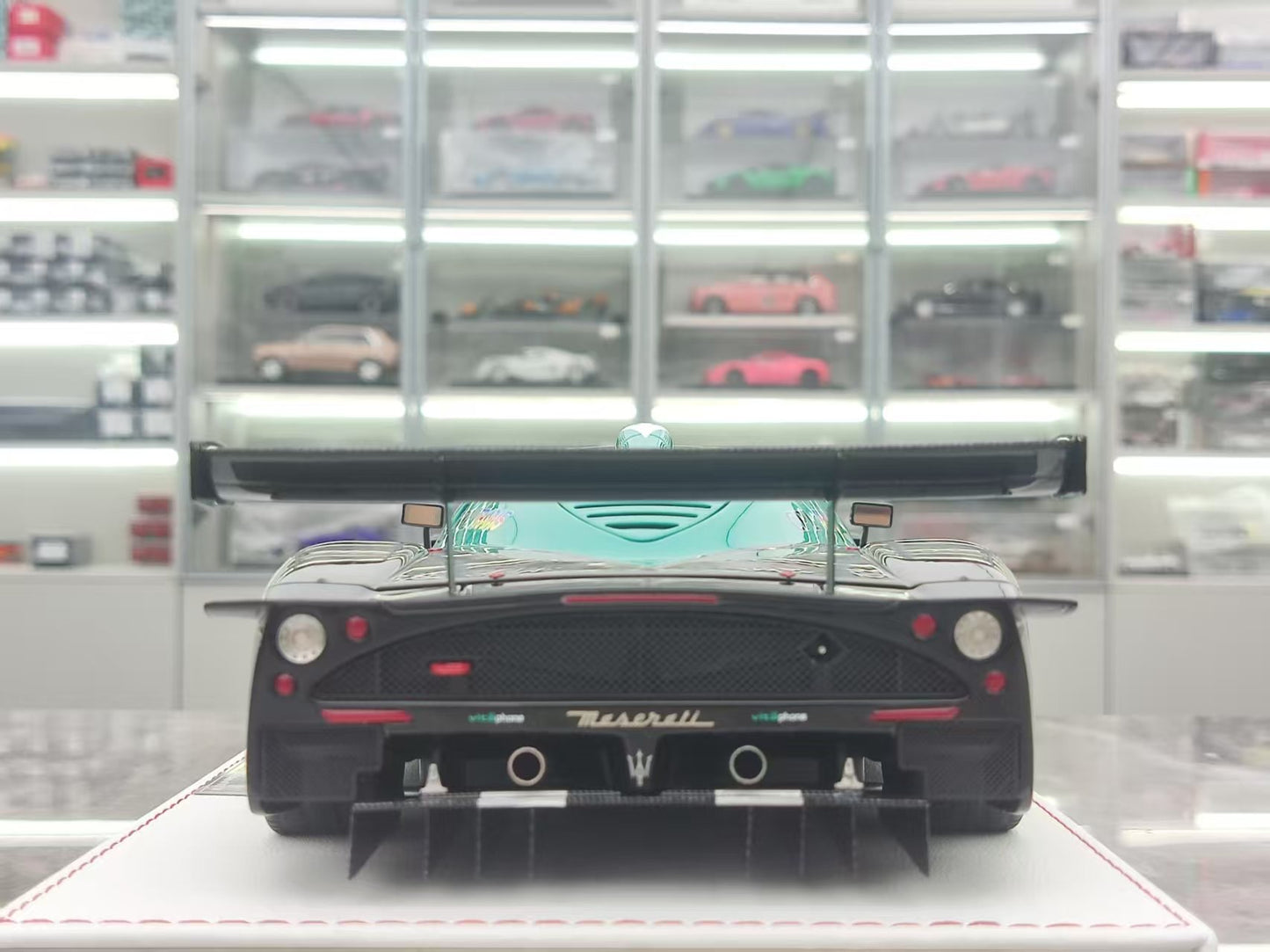 GL 1/18 Maserati MC12 Track Edition Black & Green Model Car JS-GL020