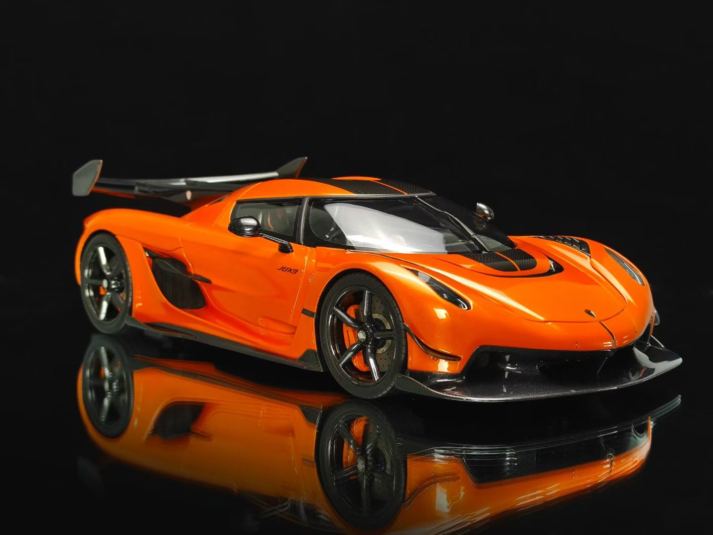 Frontiart 1/18 Koenigsegg Jesko Tangerine Candy