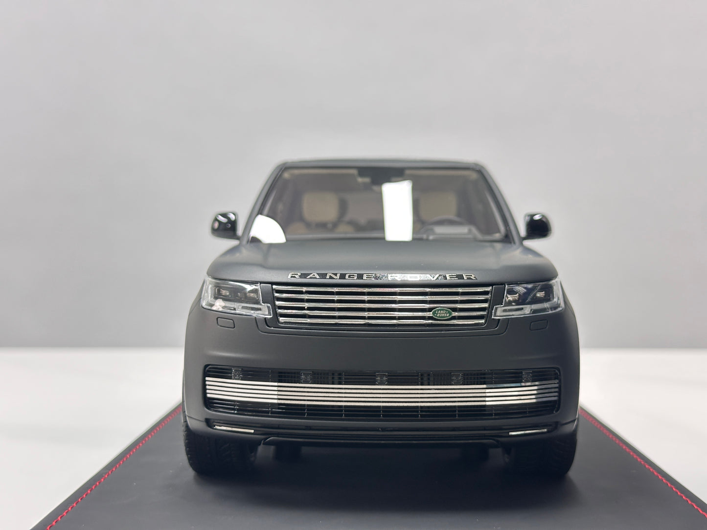 BBA Model 1:18 Land Rover Range Rover Autobiography — Matte Black (BBA068)