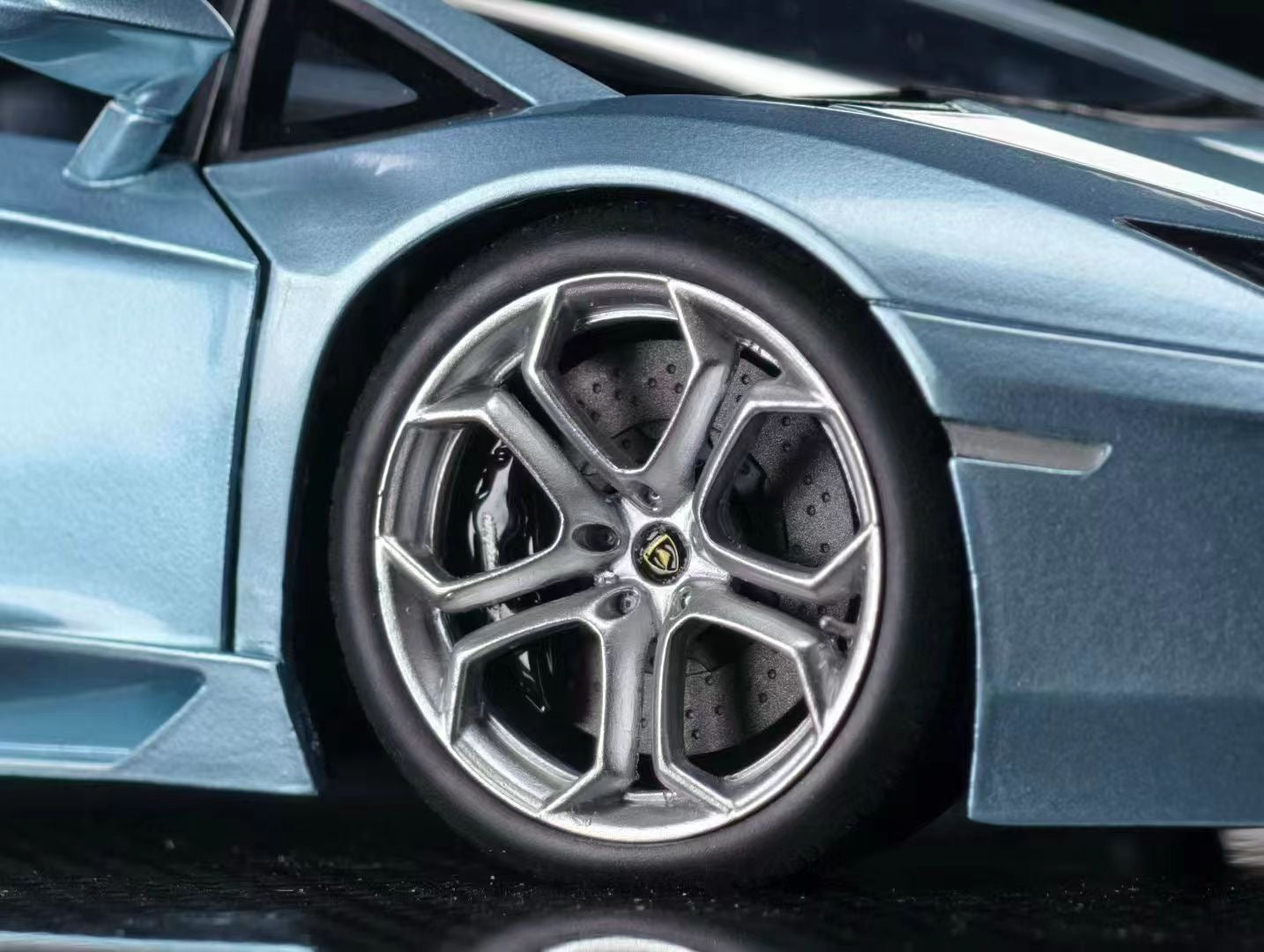 MCM 1/18 Lamborghini LP700 Resin Fully Opening Car Model