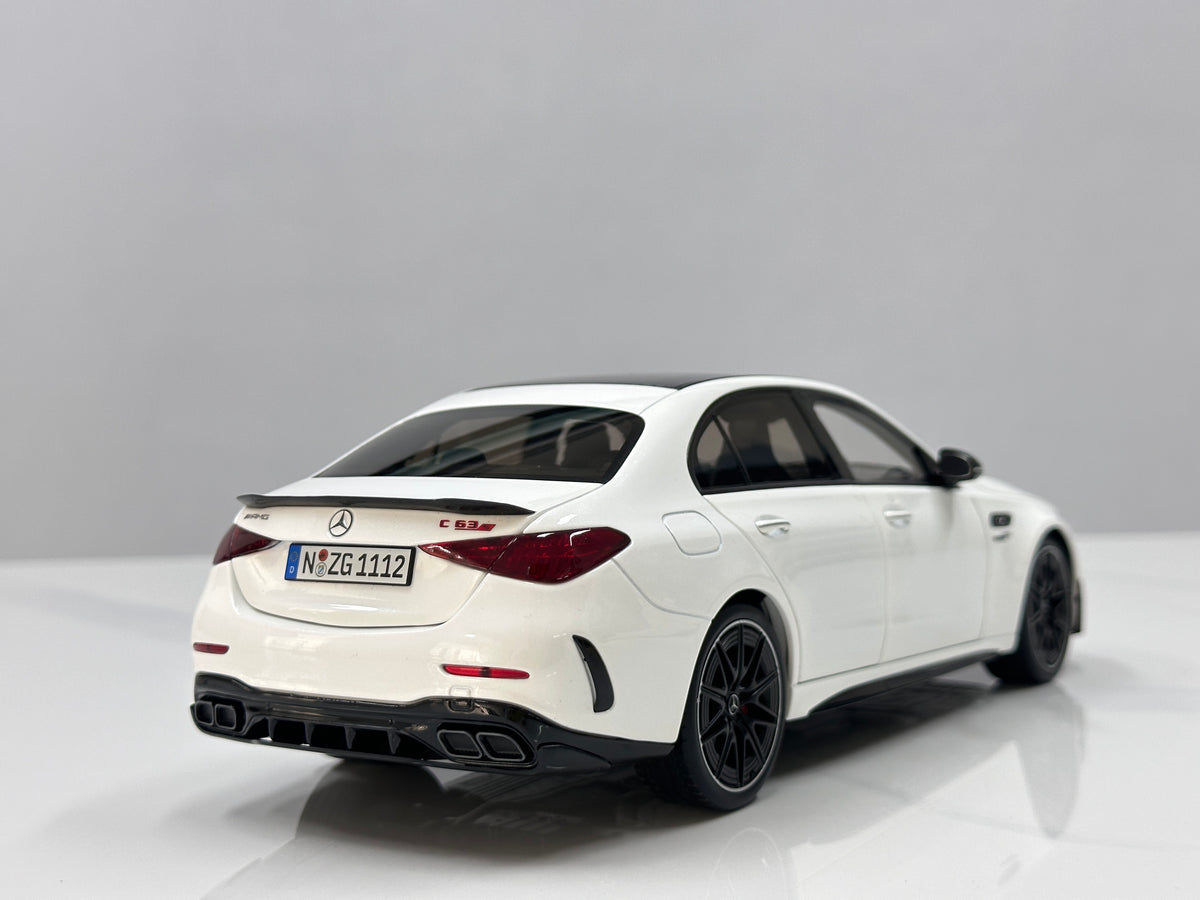 NZG 1/18 Mercedes-AMG C63 S E-Performance Gloss White (111200040)