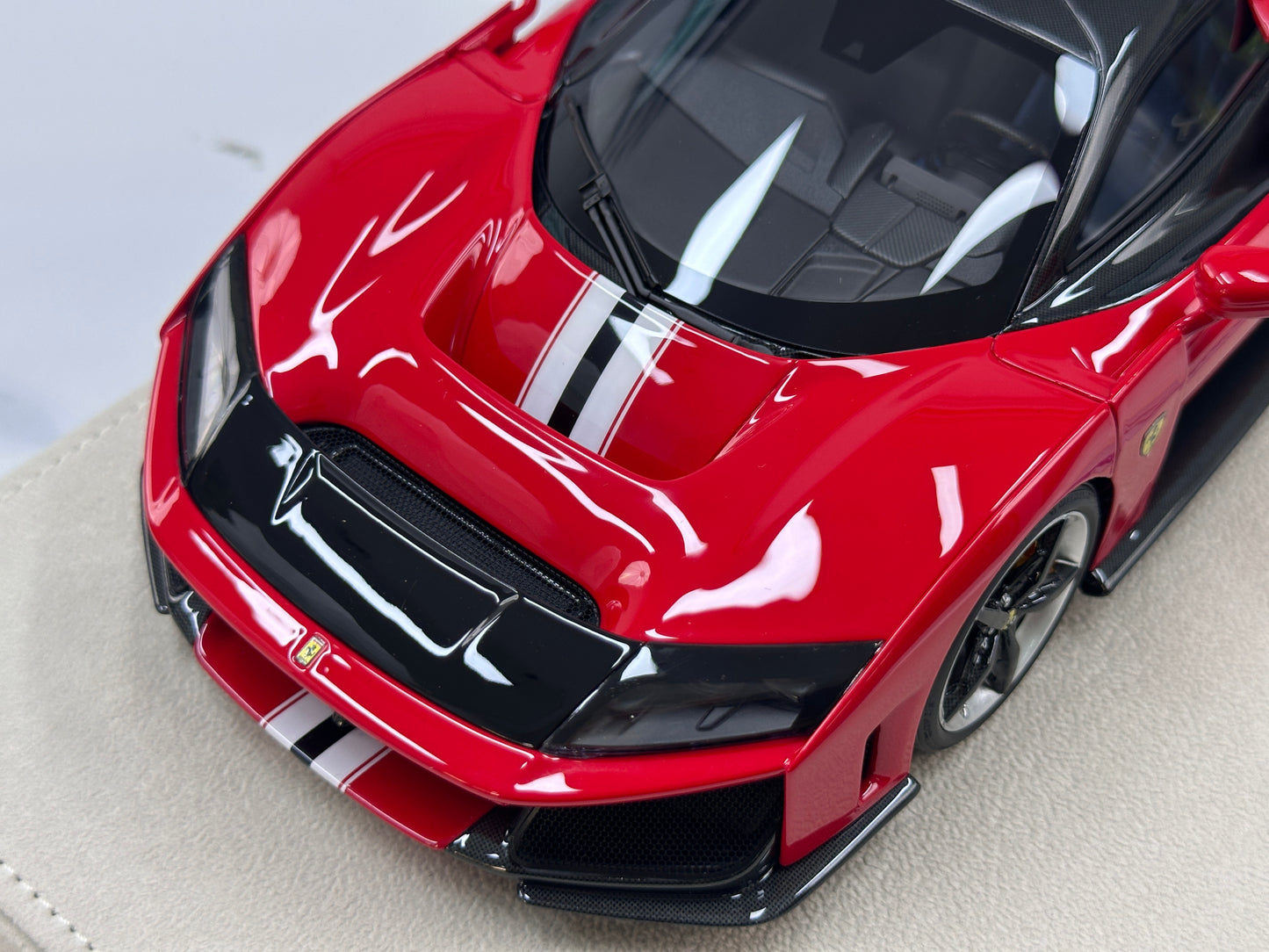 HERMES COLLECTION 1/18 Ferrari F80 (Red Pista Stripe) HC018