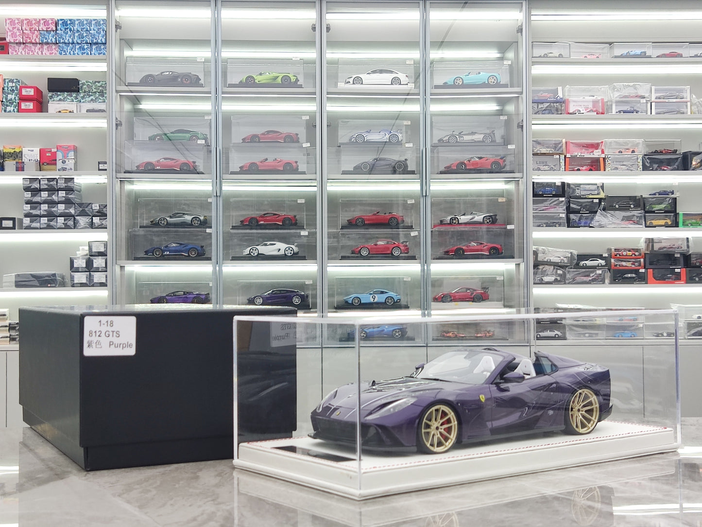 RUNNER 1/18 Ferrari 812GTS Purple Simulation Car Model JN-RNR041