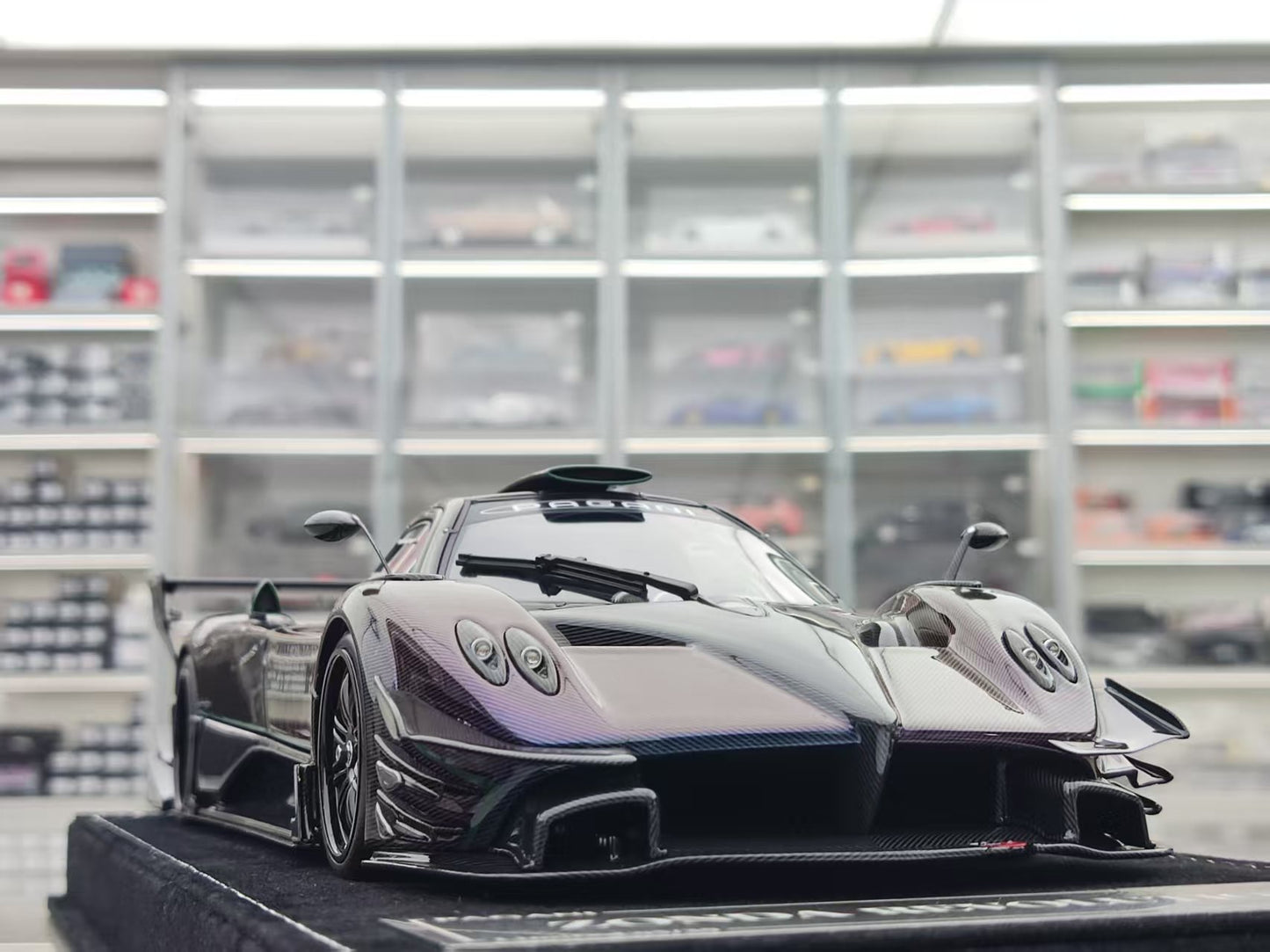 HH Model 1/18 Pagani Zonda R & Evolution Specials Color-Changing Carbon HH568