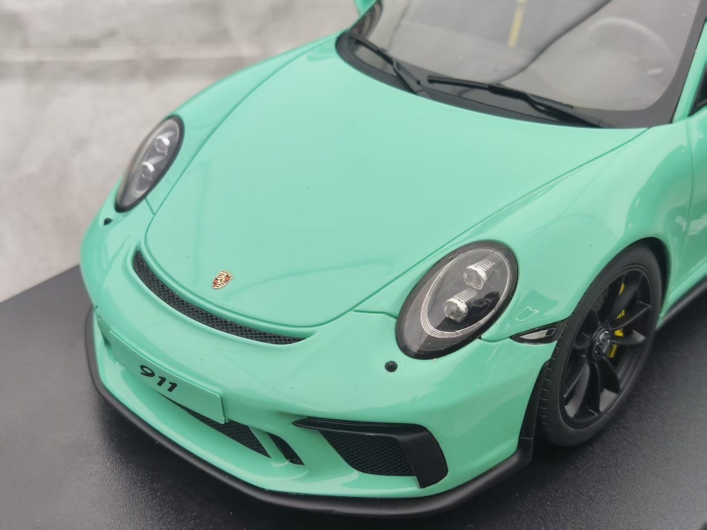 GT Spirit 1/18 Porsche 911 [991.2] GT3 Green GT550