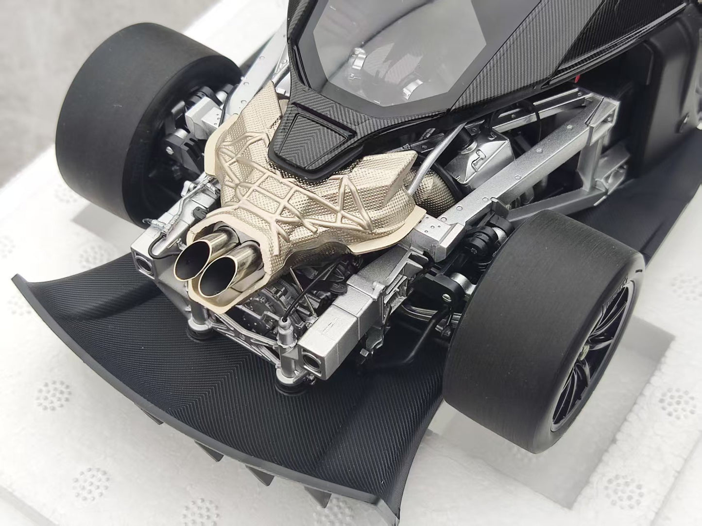 LCD 1/18 McLaren Senna GTR White LCD18016-WH