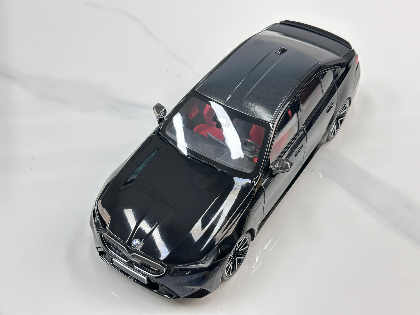 MINICHAMPS 1/18 BMW M5 2024 Metallic Black 110023801