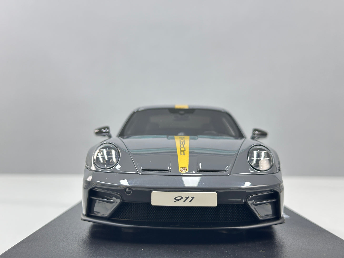 GT Spirit 1/18 Porsche 911 [992.2] GT3 Touring Grey GT577
