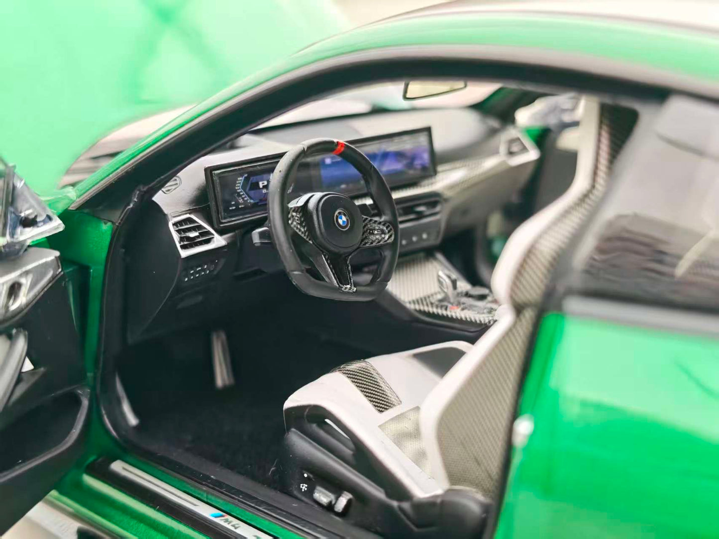 MINICHAMPS 1/18 BMW M4 Green 110020142