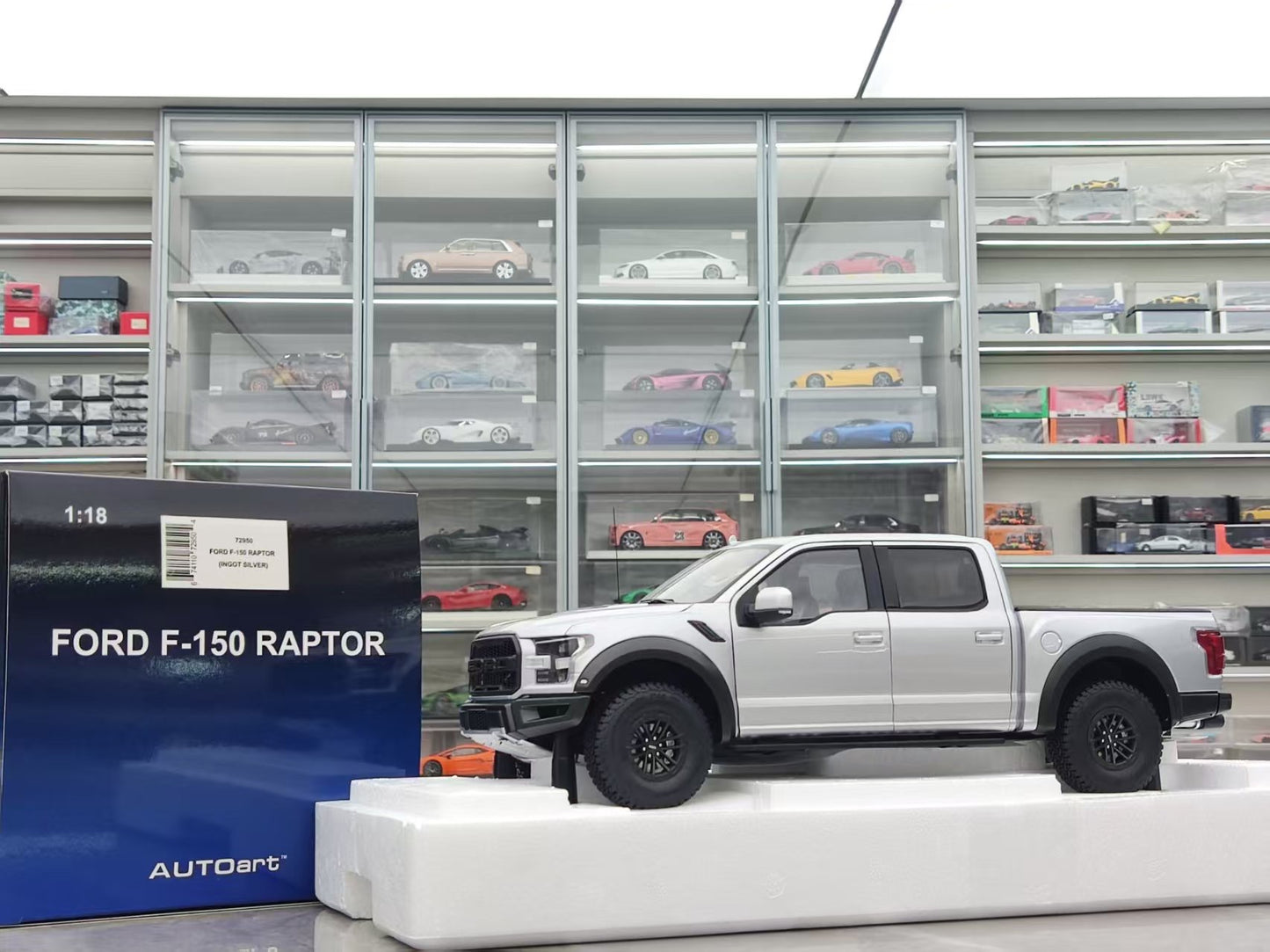 AUTO Art 1/18 Ford F-150 RAPTOR SUPERCREW 2019 Silver 72950